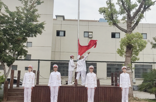 开学季 ▏sa36沙龙国际官方新学期第一次升旗仪式